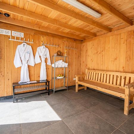 Glamping Lodge With Eco-Wellness Зеволде Экстерьер фото